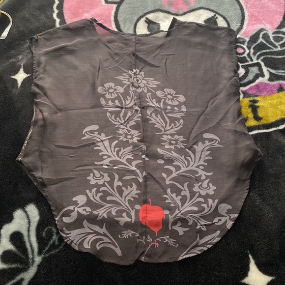 Disney couture Snow White top - Picture 7 of 10